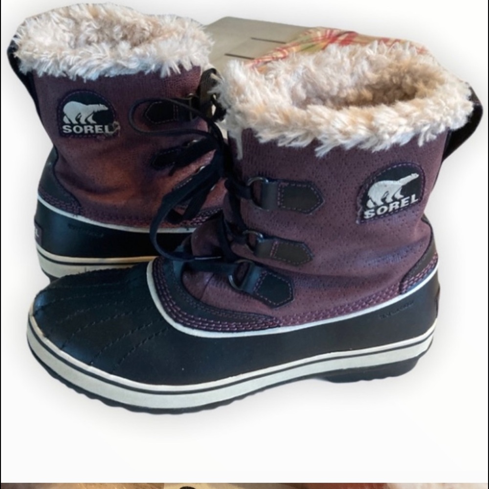 Sorel Lace Up Short Boots Purple and Black